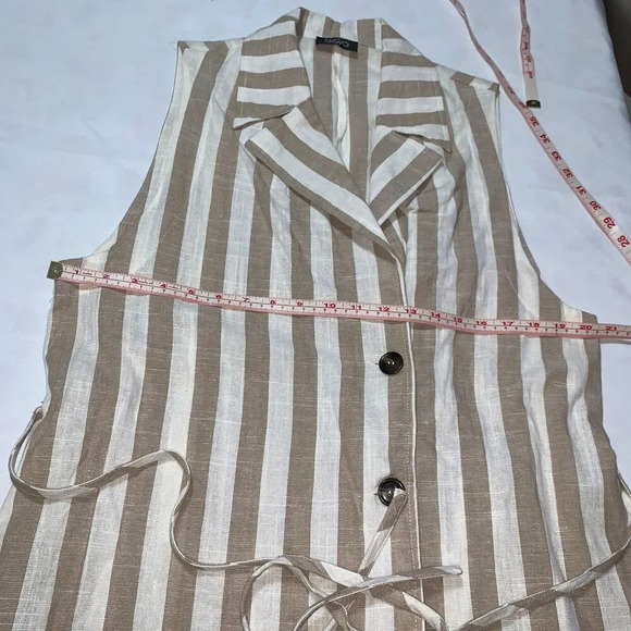 GAP Beige and White Striped Tunic Top. - Picture 9 of 11